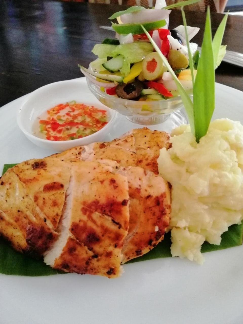 Spice Ella Hotel Bagian luar foto